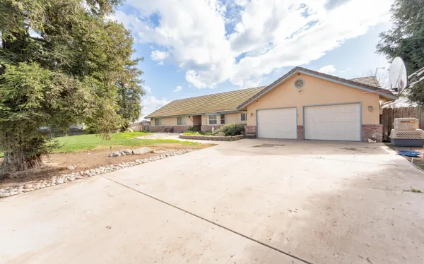 $599,000 | 2551 Ave 192, Tulare, CA 93274