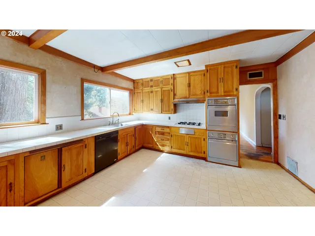 $175,000 | 1426 Southeast Overlook Avenue, Roseburg, OR 97470