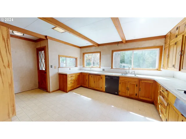 $175,000 | 1426 Southeast Overlook Avenue, Roseburg, OR 97470