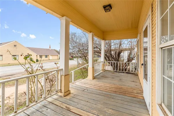 $62,500 | 102 Fitzgerald Street, Bangs, TX 76823