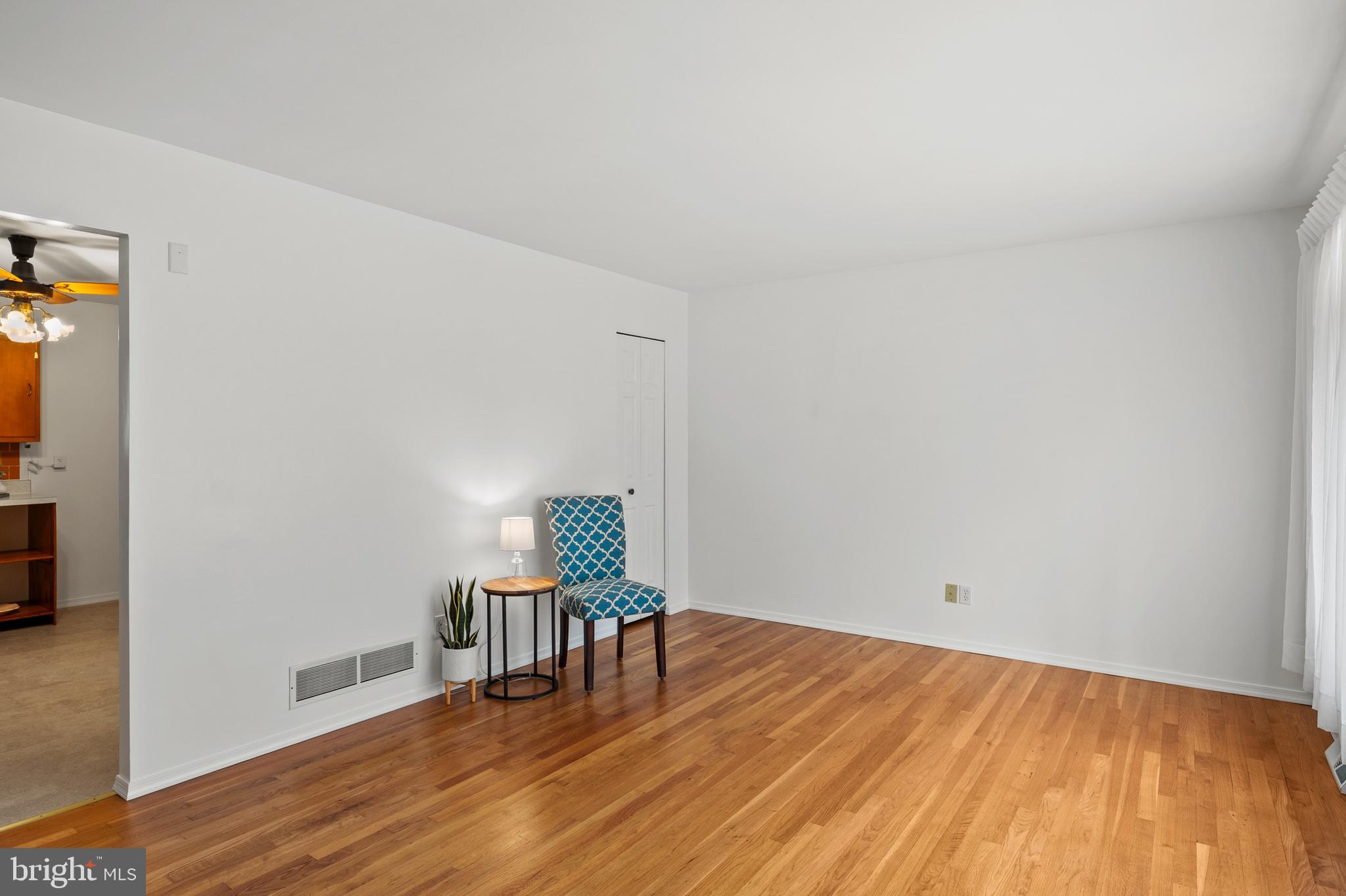 1509 Manor View Road Davidsonville, MD 21035 - Photo 5 of 40 Foyer View to Living Room