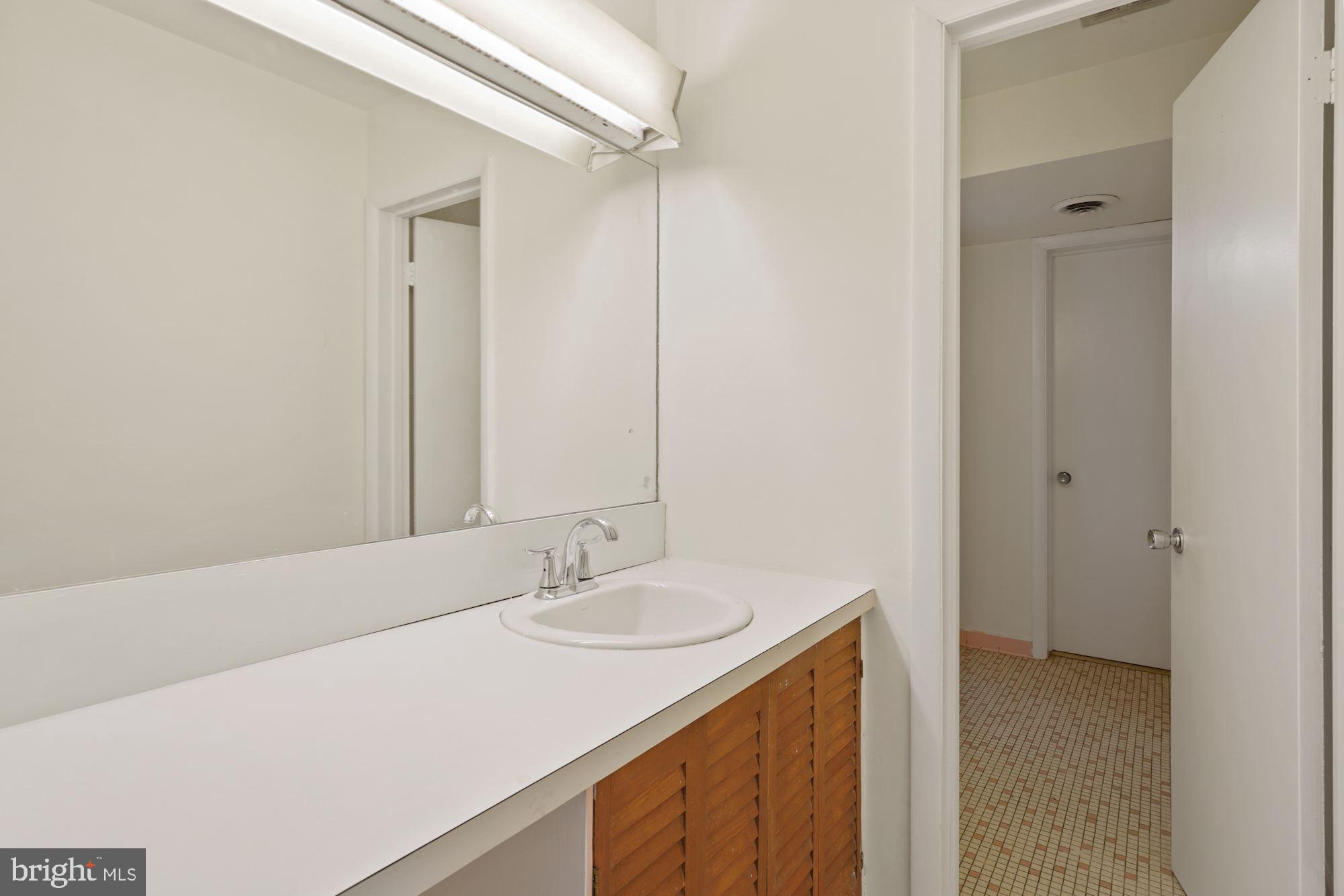 4402 29th Street Northwest Washington, DC 20008 - Photo 26 of 33 Lower level Bath