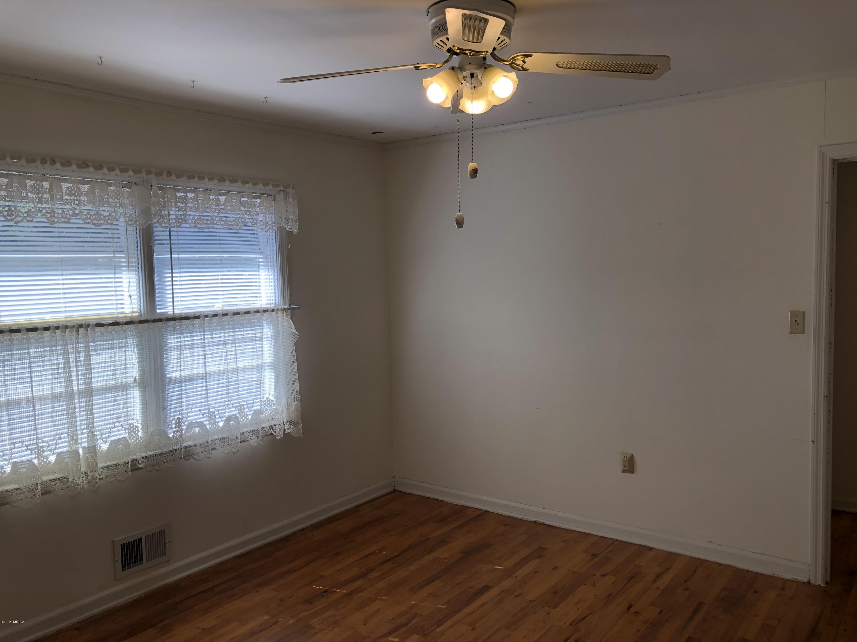 4133 Irwinton Road Macon, GA 31217 - Photo 12 of 32 IMG_1465