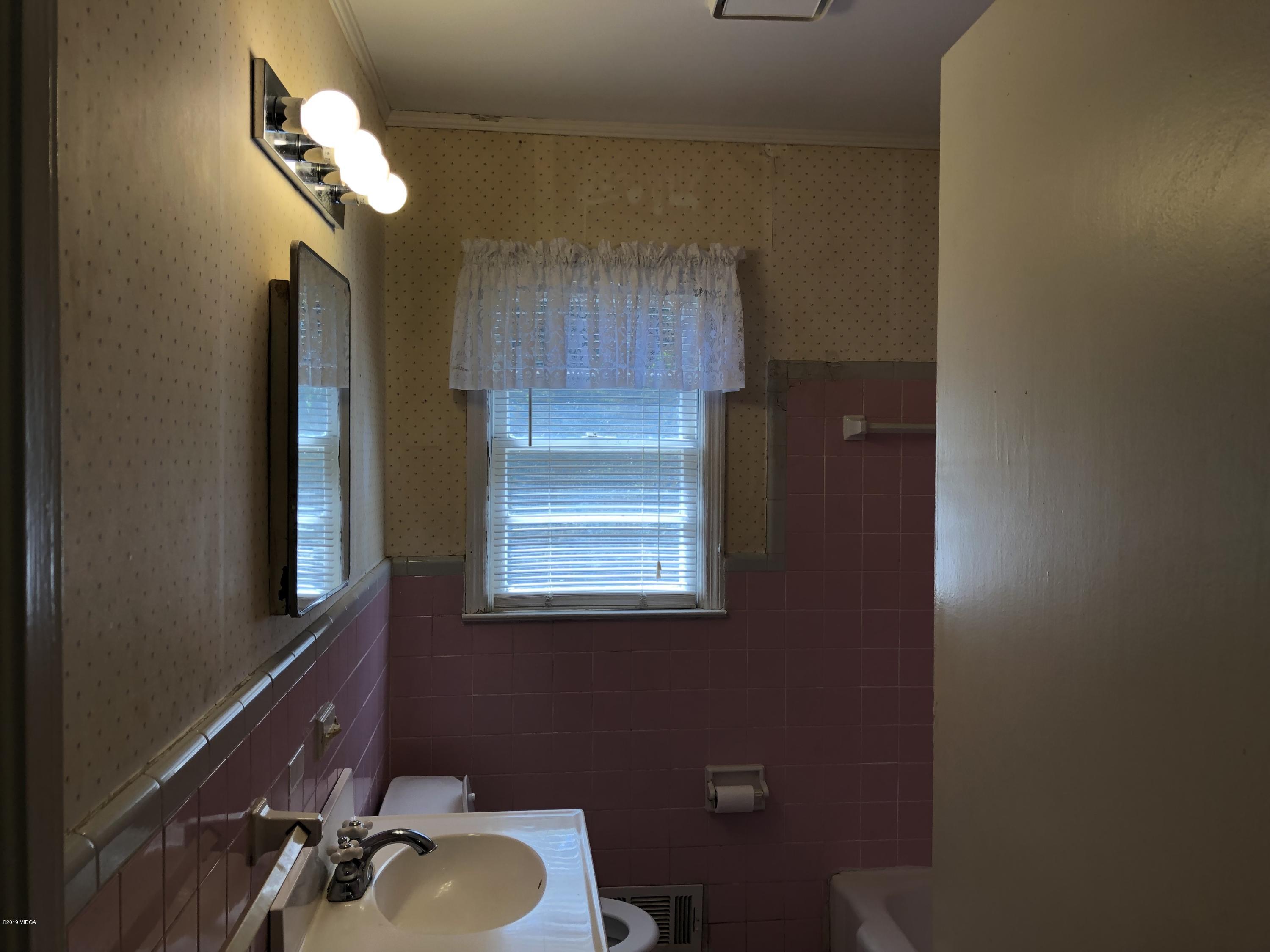 4133 Irwinton Road Macon, GA 31217 - Photo 15 of 32 IMG_1469