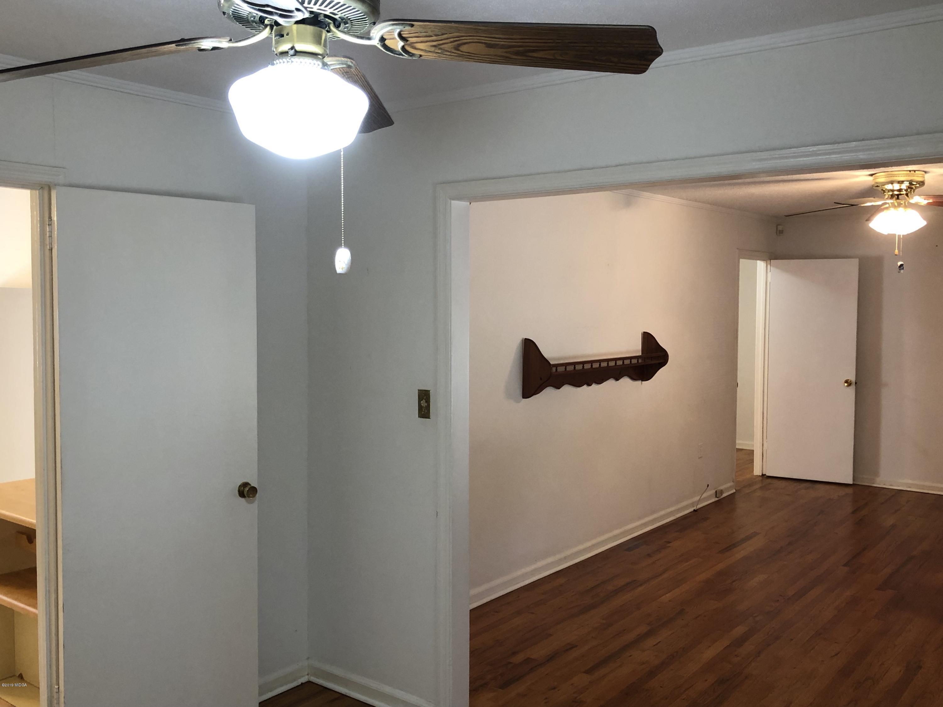 4133 Irwinton Road Macon, GA 31217 - Photo 10 of 32 IMG_1463