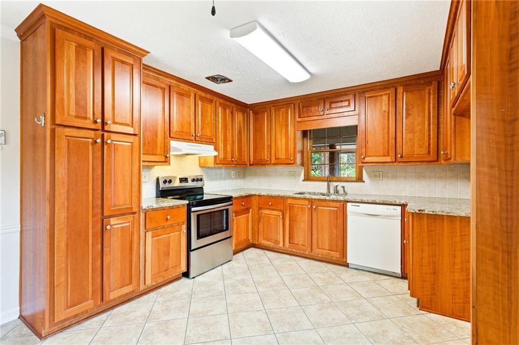 3281 Pete Shaw Road Marietta, GA 30066 - Photo 6 of 9