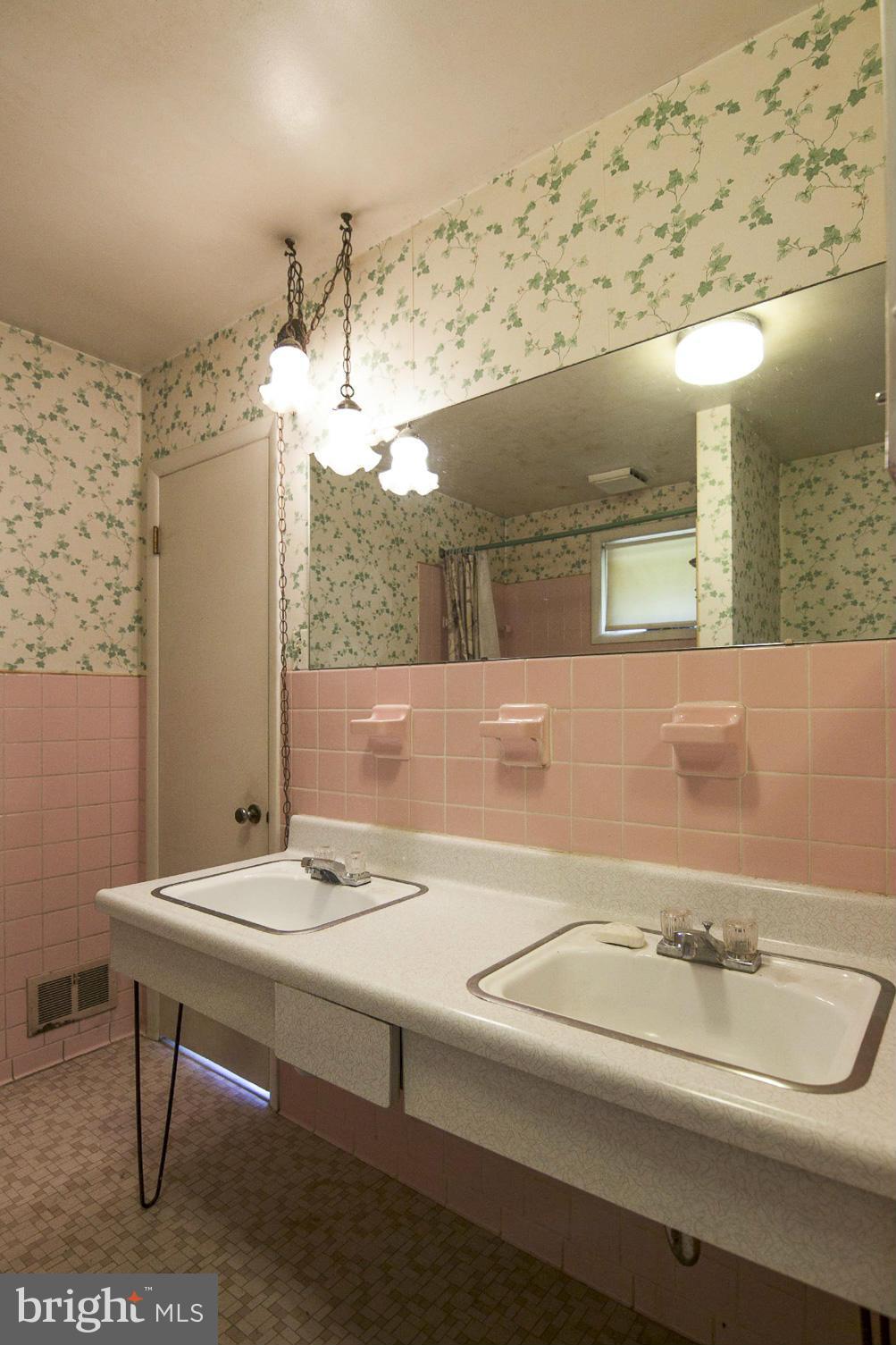3709 Meadowvale Road Ellicott City, MD 21042 - Photo 16 of 30 Bath
