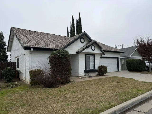 $2,100 | 2134 East Pinedale Avenue, Fresno, CA 93720