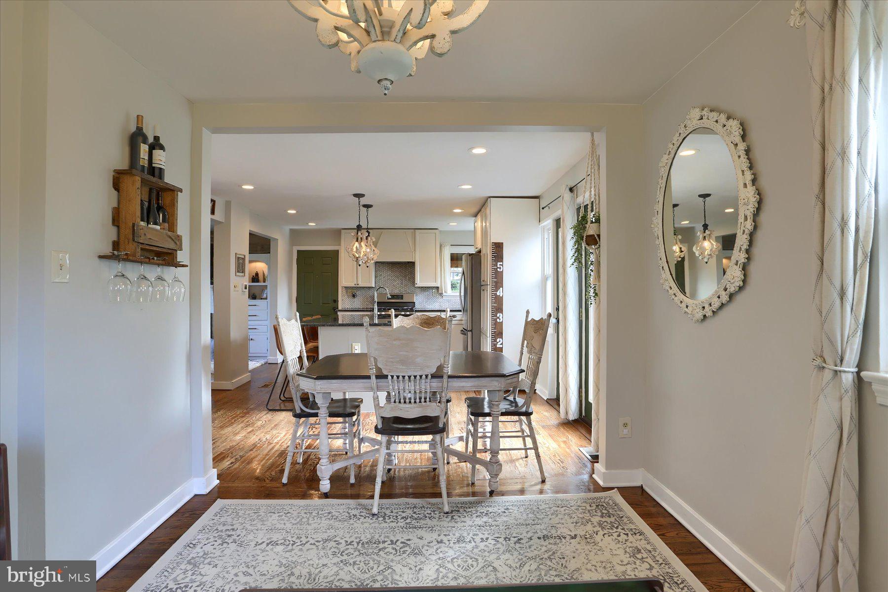 331 Luther Road Harrisburg, PA 17111 - Photo 12 of 42 Dining Area