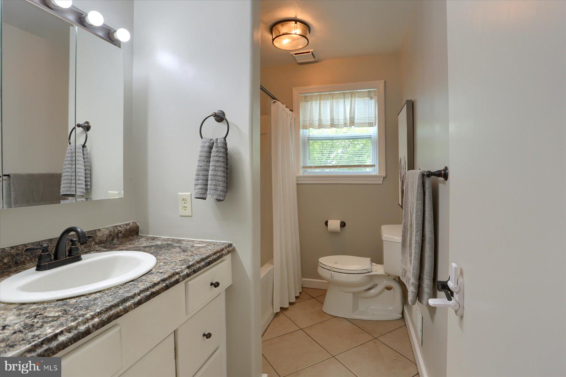 331 Luther Road Harrisburg, PA 17111 - Photo 16 of 42 Main Level Bath