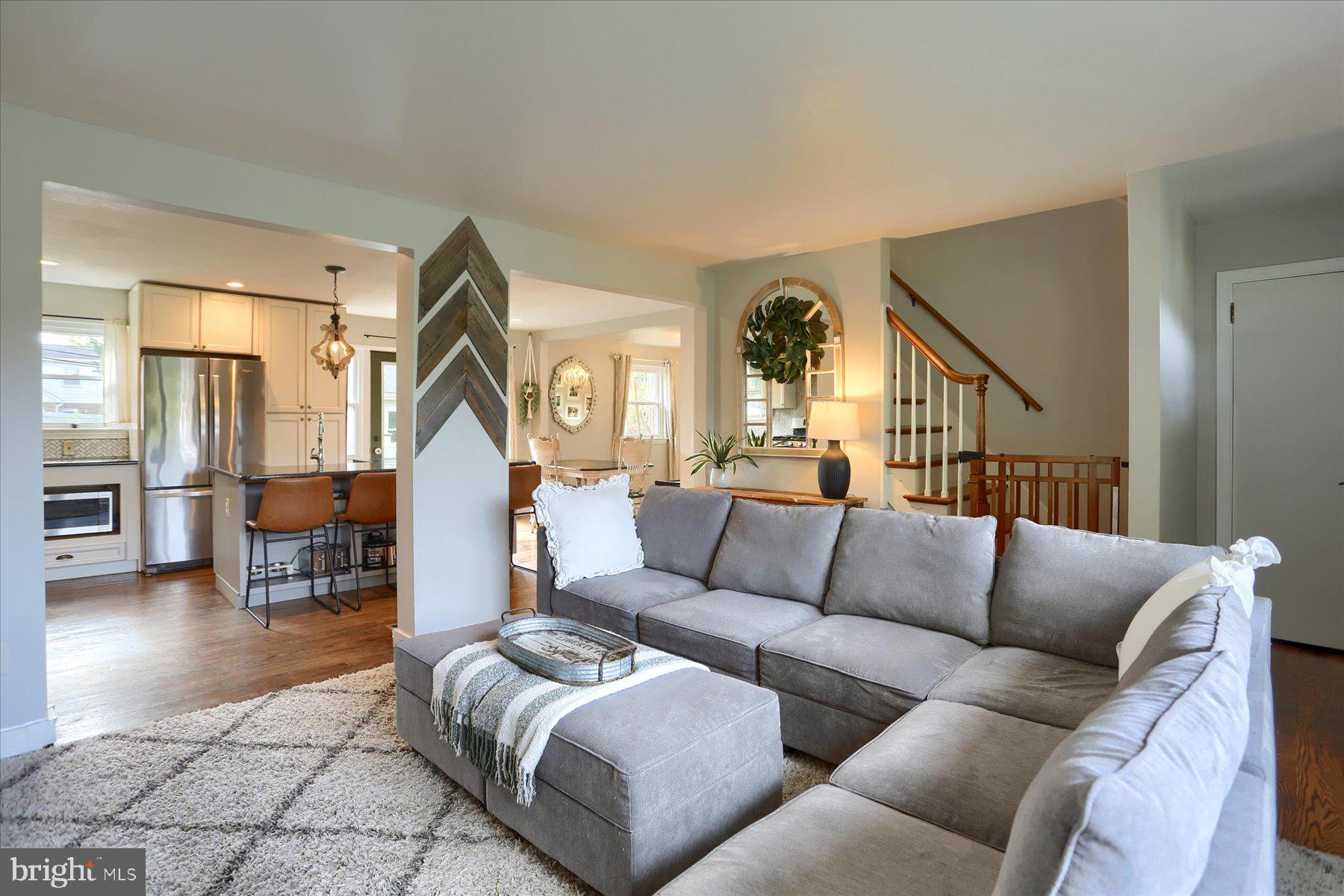 331 Luther Road Harrisburg, PA 17111 - Photo 6 of 42 Living Room
