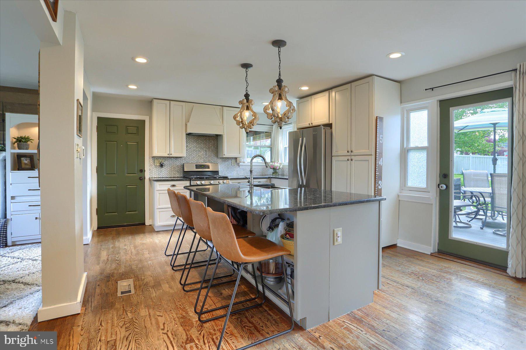 331 Luther Road Harrisburg, PA 17111 - Photo 10 of 42 Kitchen