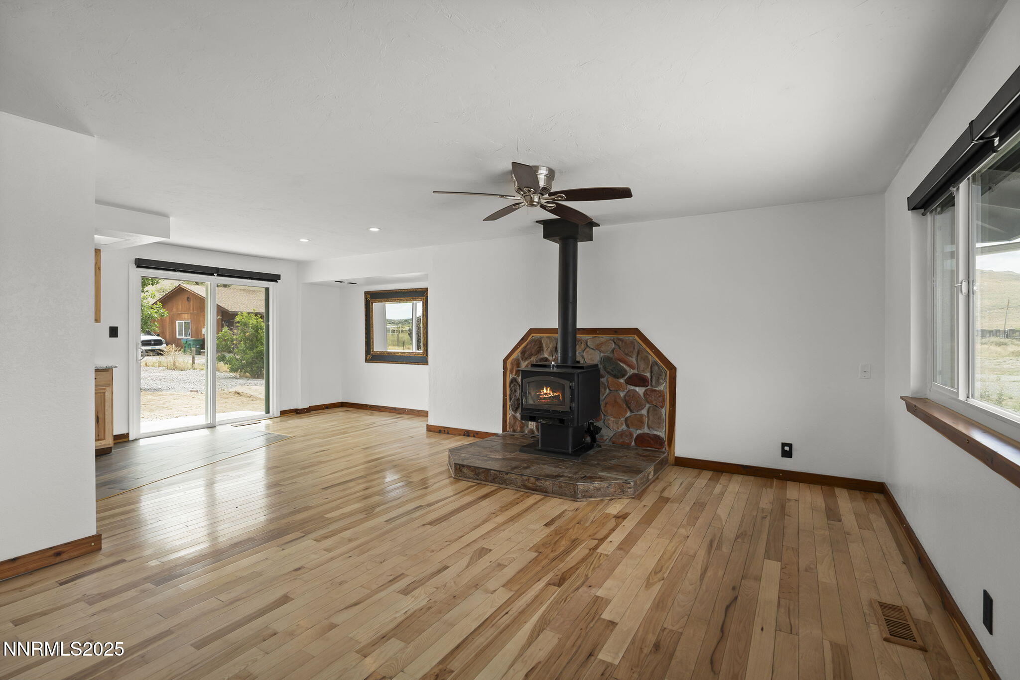 8350 Osage Road Reno, NV 89508 - Photo 6 of 36 12-web-or-mls-_DSC1487