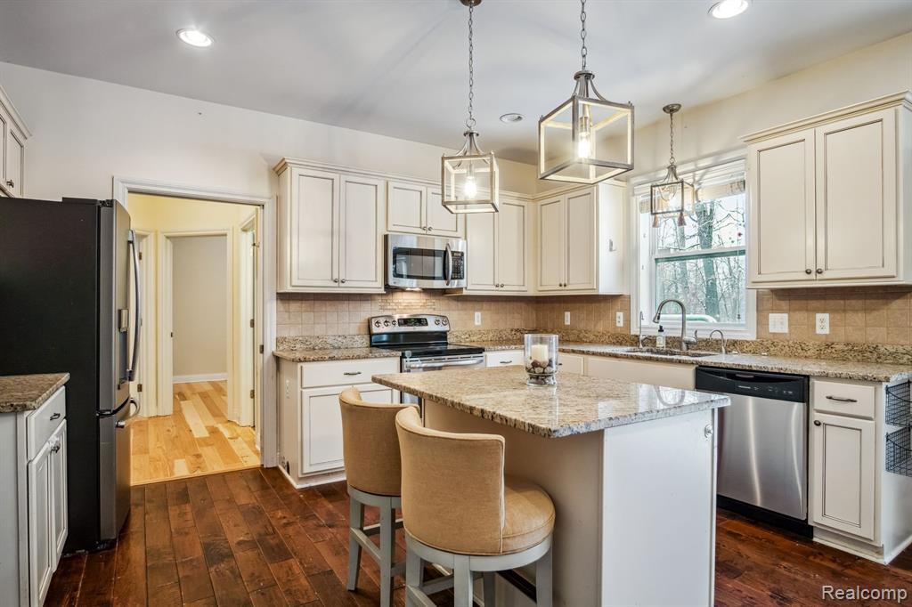 648 Jennings Road Whitmore Lake, MI 48189 - Photo 14 of 44 Gallery Image 14