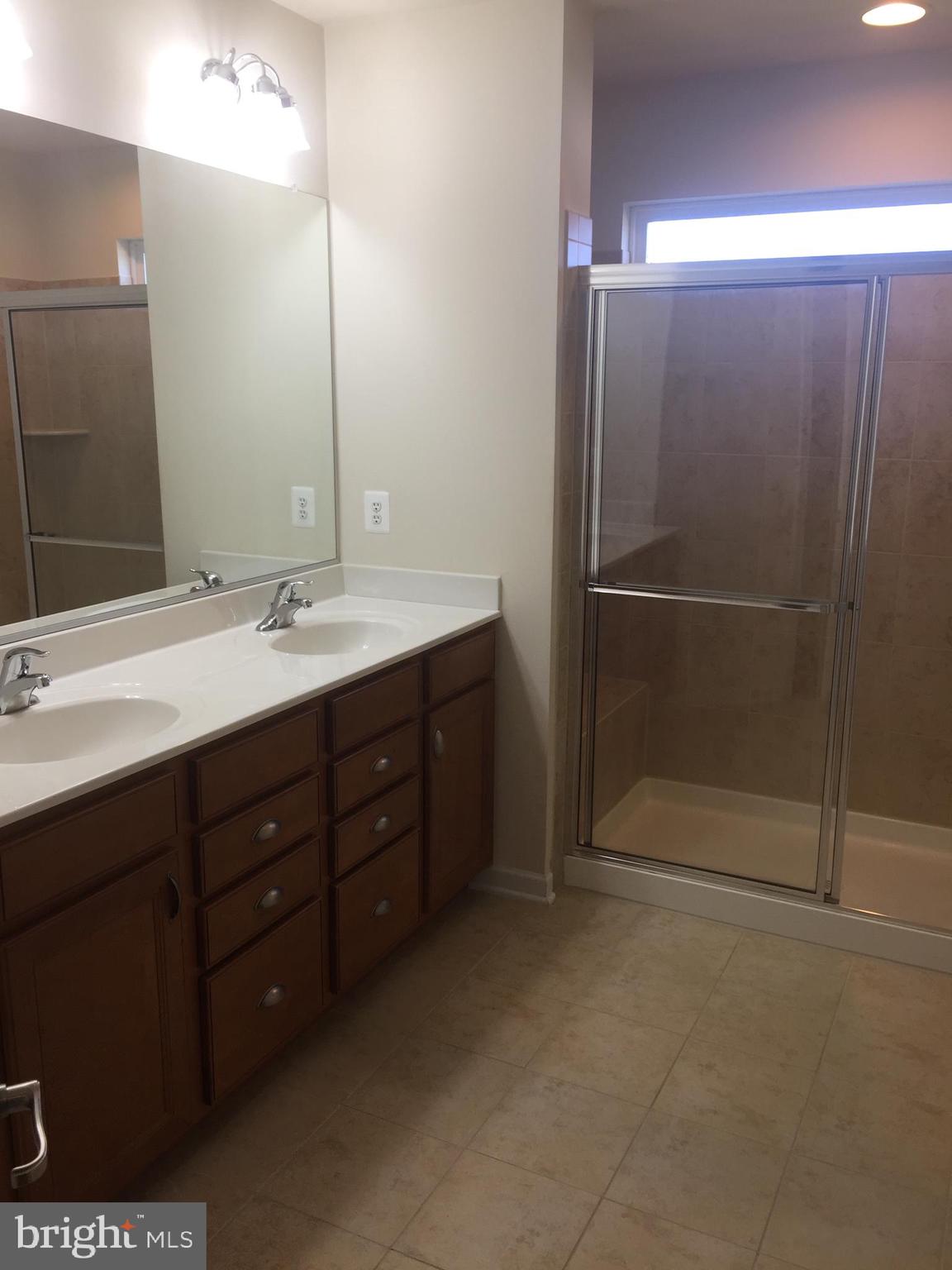 2725 Amber Crest Road Hanover, MD 21076 - Photo 19 of 33 master bath