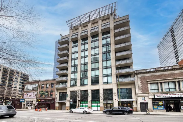 $3,595 | 744 North Clark Street, Unit 704, Chicago, IL 60654