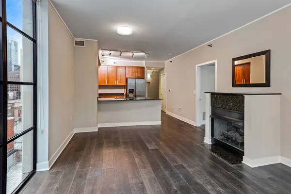 $3,595 | 744 North Clark Street, Unit 704, Chicago, IL 60654