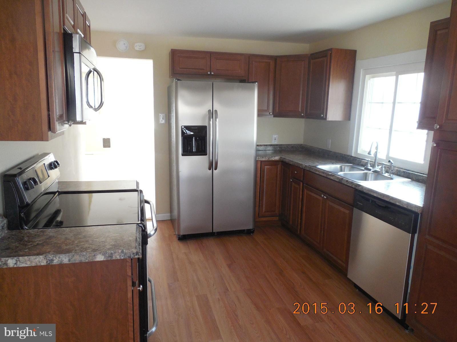 802 Riverside Drive Pasadena, MD 21122 - Photo 9 of 12 Kitchen