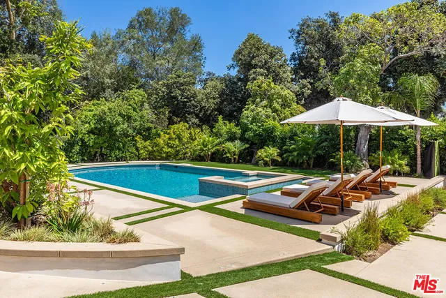 $126,000 | 702 North Beverly Drive, Beverly Hills, CA 90210