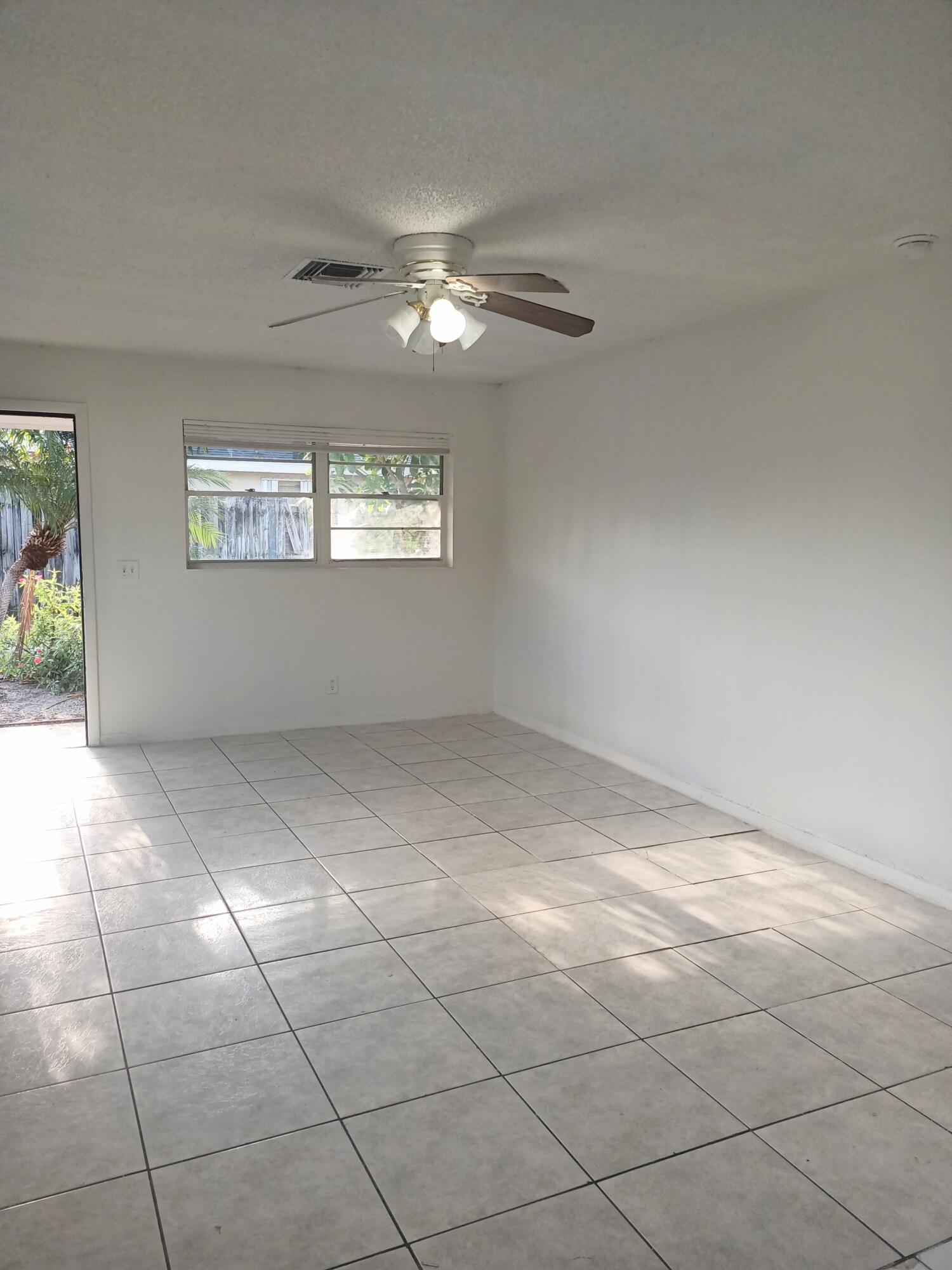 4034 Ruth Road Lake Worth, FL 33461 - Photo 3 of 12 living room