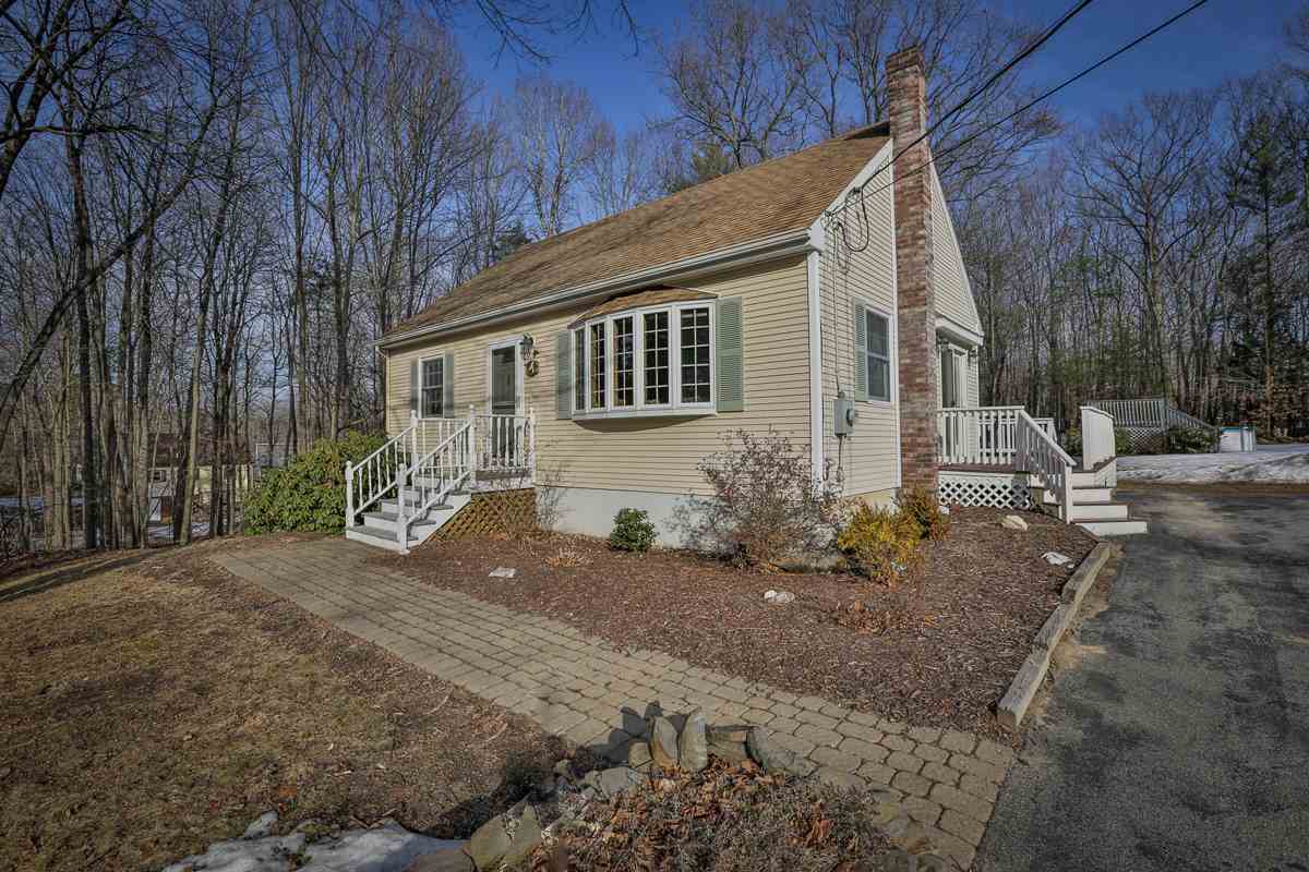 11 Old Bye Road Raymond, NH 03077 - Photo 2 of 32