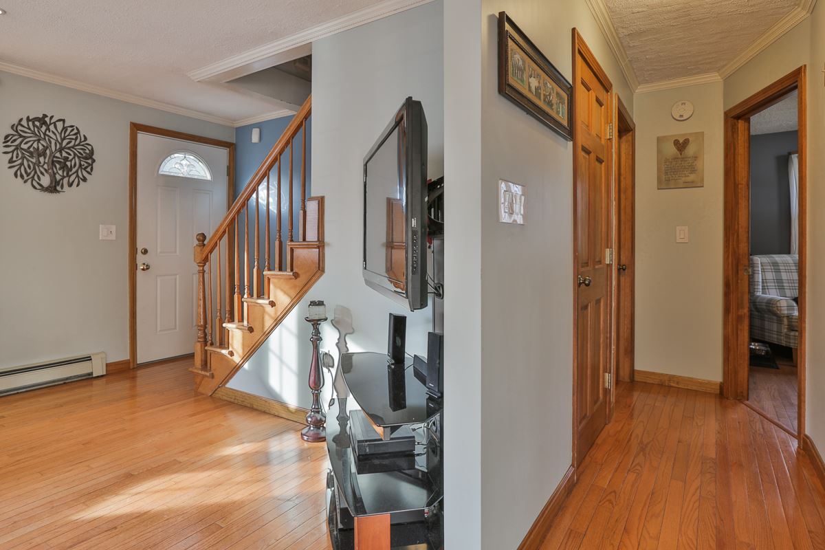 11 Old Bye Road Raymond, NH 03077 - Photo 18 of 32