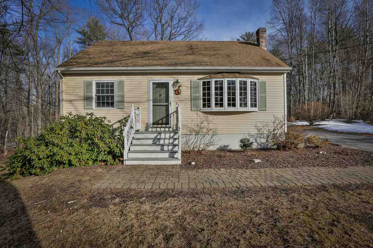 11 Old Bye Road Raymond, NH 03077 - Photo 3 of 32