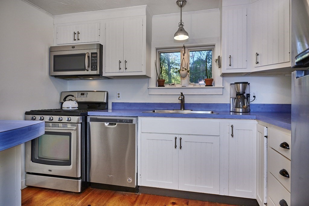 172 Southampton Road Westhampton, MA 01027 - Photo 8 of 41