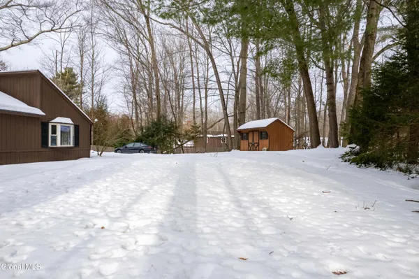 $329,900 | 13 Glenbrook Drive, Clifton Park, NY 12065
