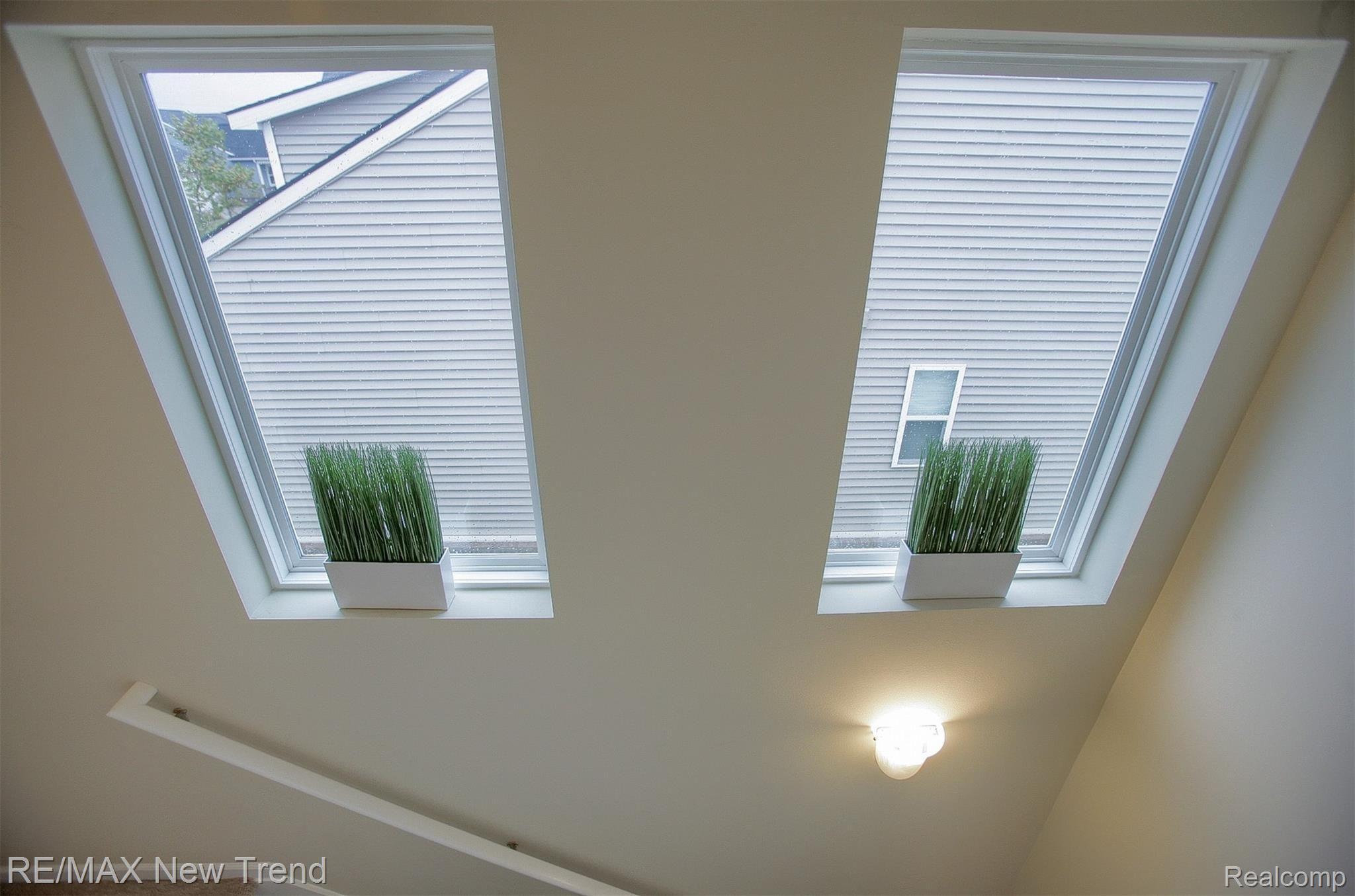 3207 Curtis Road Wixom, MI 48393 - Photo 29 of 33 29-2nd Floor Windows.jpg
