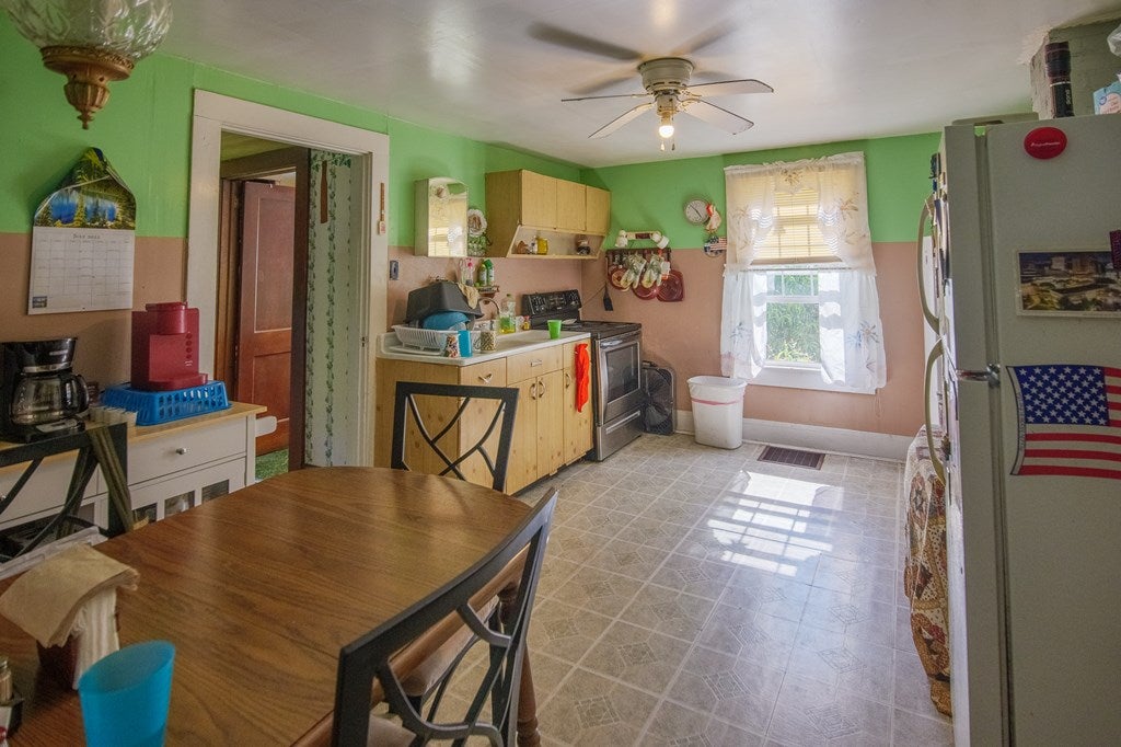 31308 Poor Valley Road Saltville, VA 24370 - Photo 5 of 21 Gallery Image 5