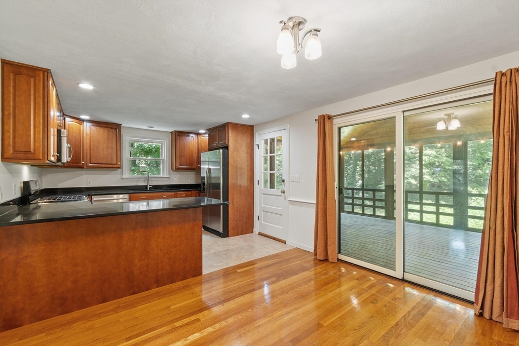 21 Cherokee Road Acton, MA 01720 - Photo 5 of 29
