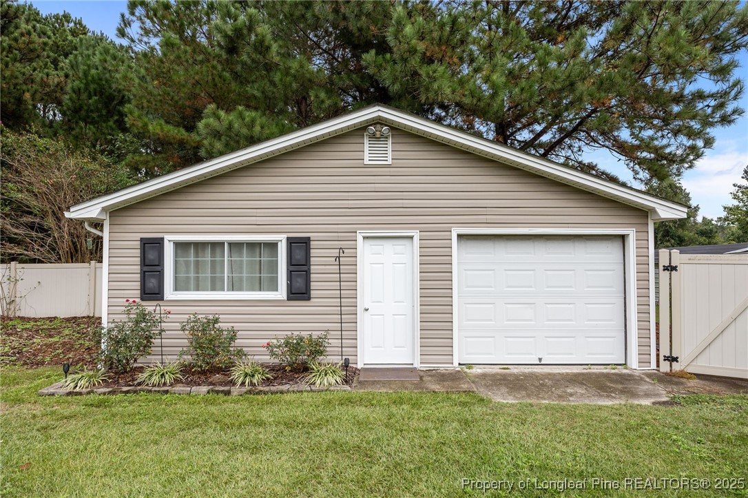 1406 Fairground Road Dunn, NC 28334 - Photo 38 of 49