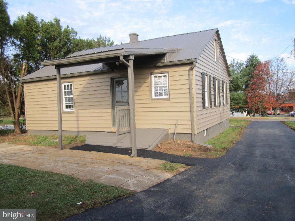 2354 Rockvale Road Lancaster, PA 17602 - Photo 2 of 30