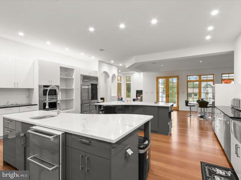 10130 Counselman Road Potomac, MD 20854 - Photo 22 of 135 a large kitchen with lots of counter space