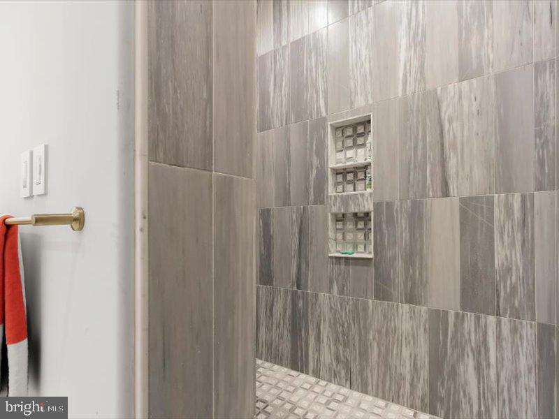 10130 Counselman Road Potomac, MD 20854 - Photo 51 of 135 a view of a closet