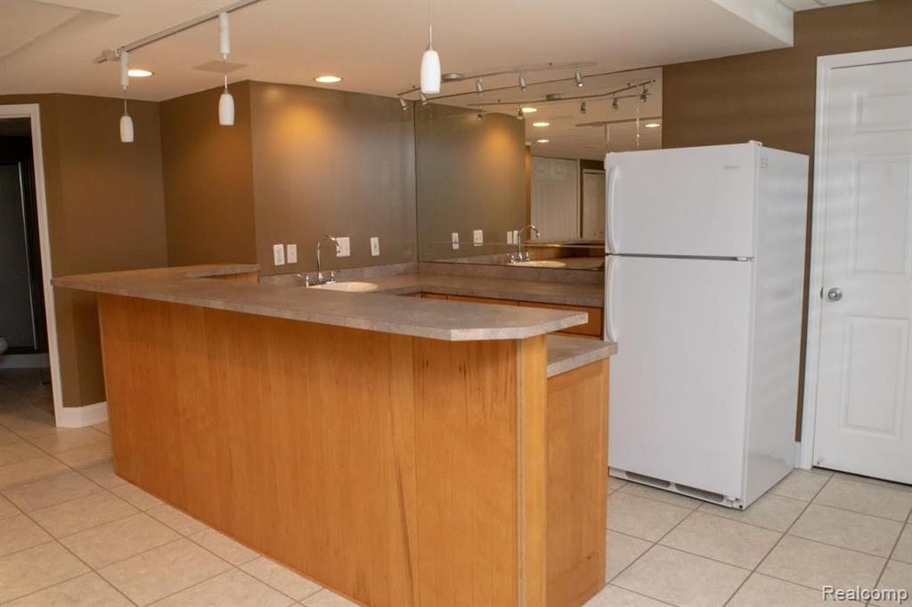 1046 Bloomview Circle Rochester, MI 48307 - Photo 24 of 31 Gallery Image 24