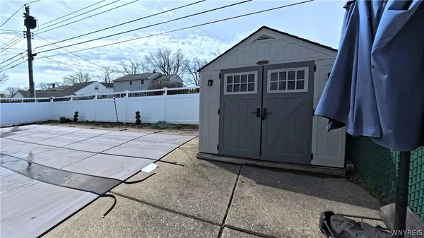 $329,900 | 666 Evergreen Drive, Tonawanda, NY 14150
