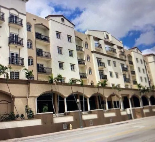 $2,500 | 5271 Southwest 8th Street, Unit 302, Miami, FL 33134