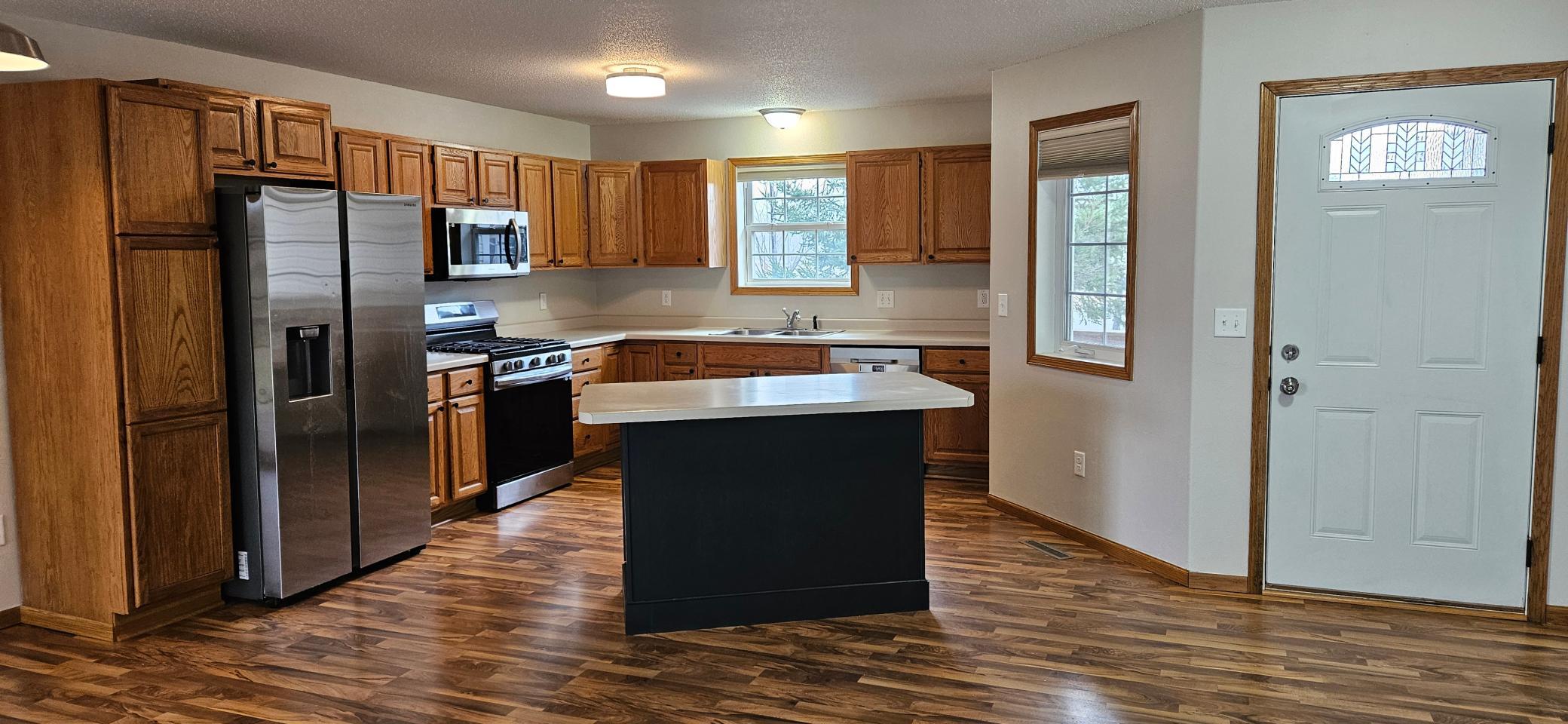1033 5th Avenue Northwest Perham, MN 56573 - Photo 2 of 35