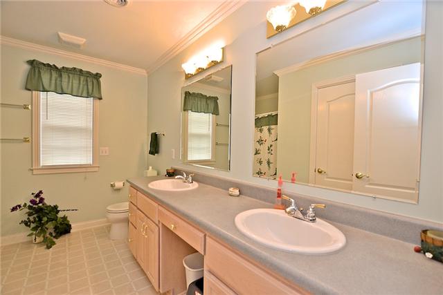 1322 Callis Road Lebanon, TN 37090 - Photo 10 of 20 Upstairs full bath