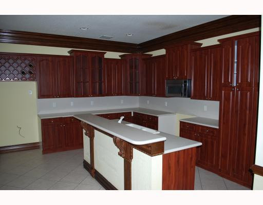 830 Regal Cove Road Fort Lauderdale, FL 33327 - Photo 5 of 8 Exterior Front