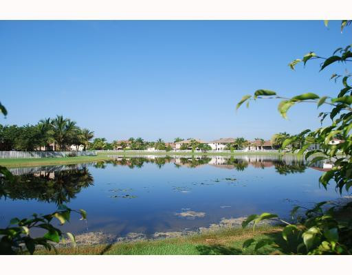 830 Regal Cove Road Fort Lauderdale, FL 33327 - Photo 8 of 8 Exterior Front