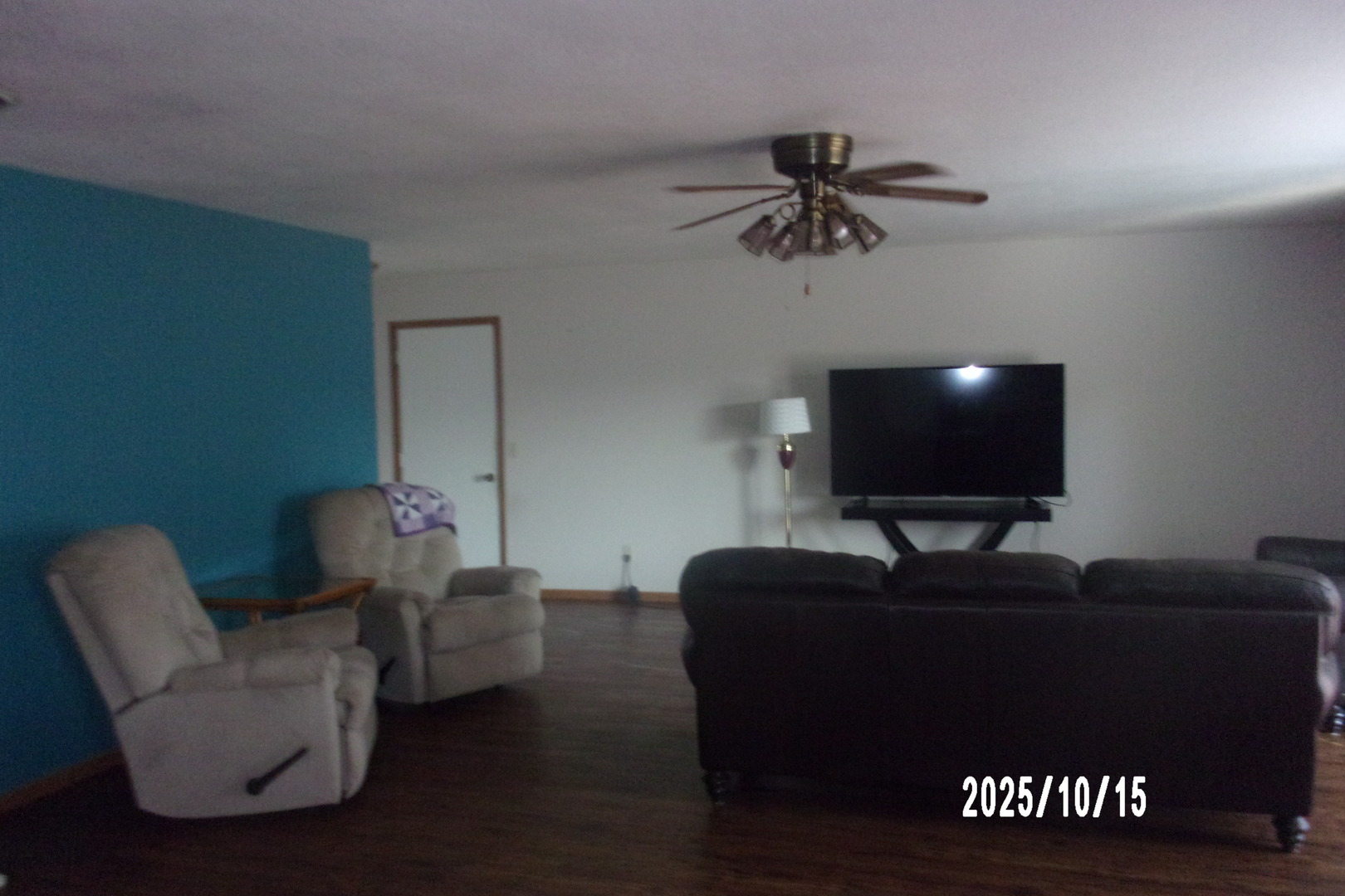 707 East Ash Street Watseka, IL 60970 - Photo 11 of 25 a living room with furniture and a flat screen tv