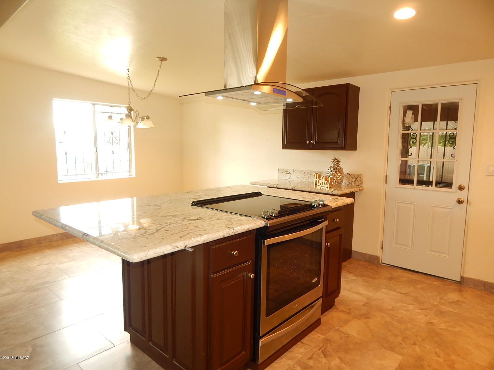 2042 West Grant Road Tucson, AZ 85745 - Photo 5 of 32 Gallery Image 5
