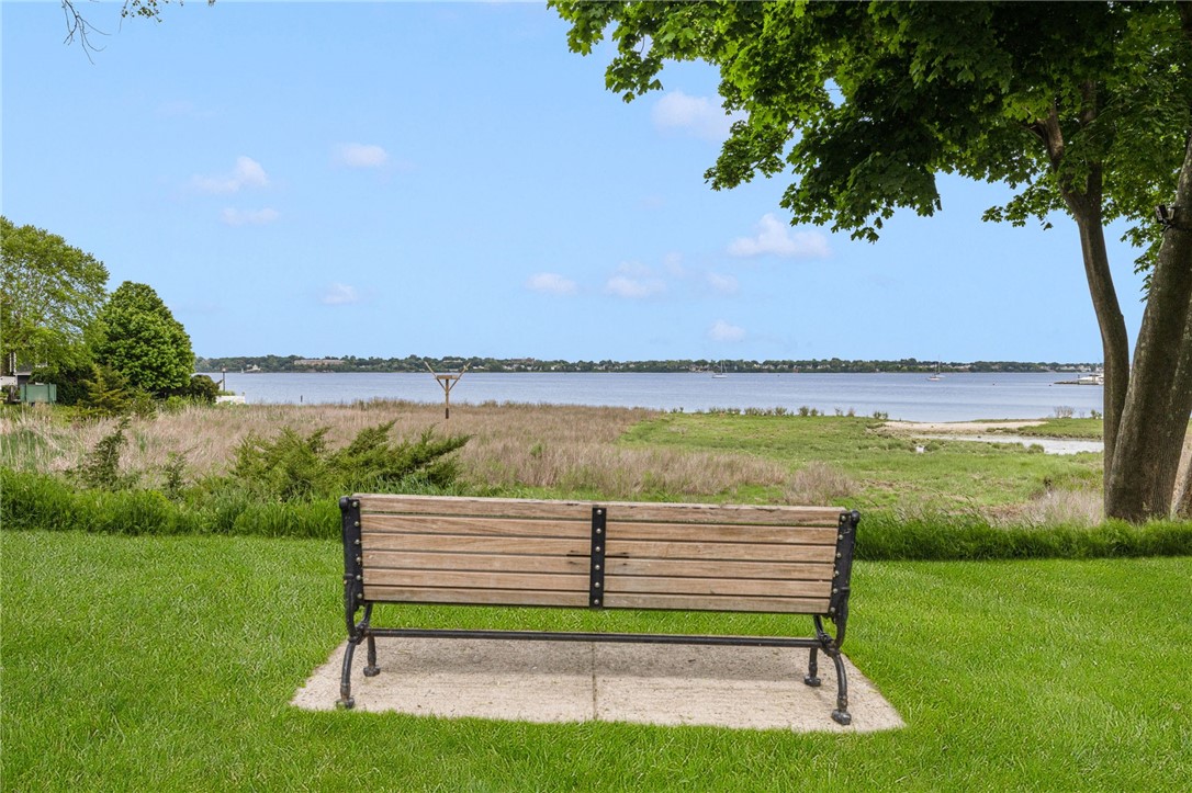 31 Windsor Road, Unit 1 Cranston, RI 02905 - Photo 42 of 44