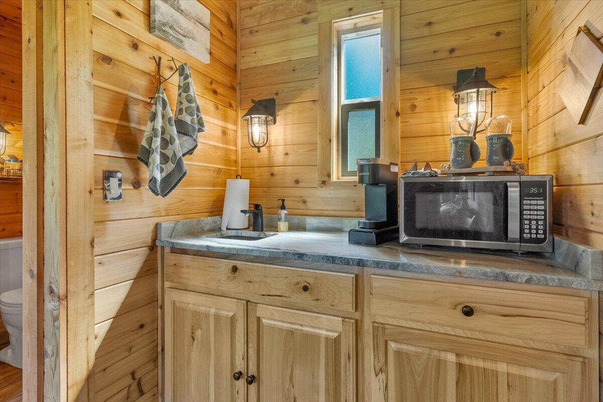 23757 Santiam Way Lyons, OR 97358 - Photo 32 of 51 54-DSC09273