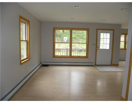 295 Metcalf Road Winthrop, ME 04364 - Photo 8 of 20 Living Room.