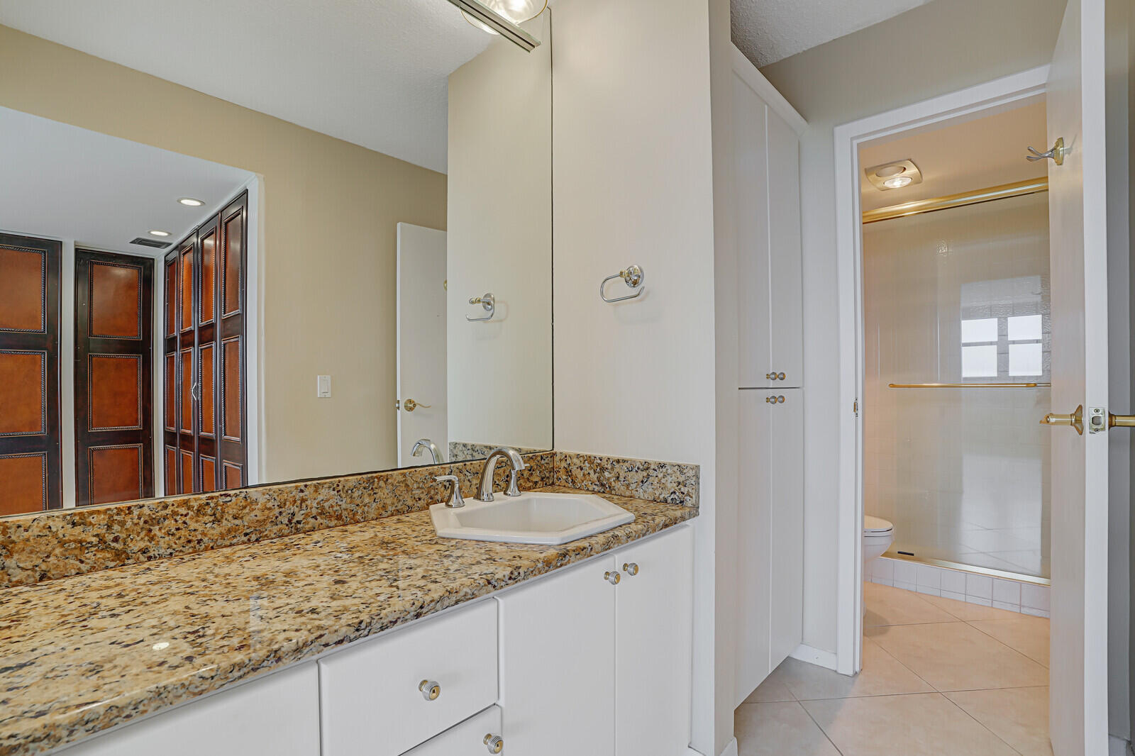 336 Golfview Road, Unit 1115 North Palm Beach, FL 33408 - Photo 19 of 40 Primary Bathroom