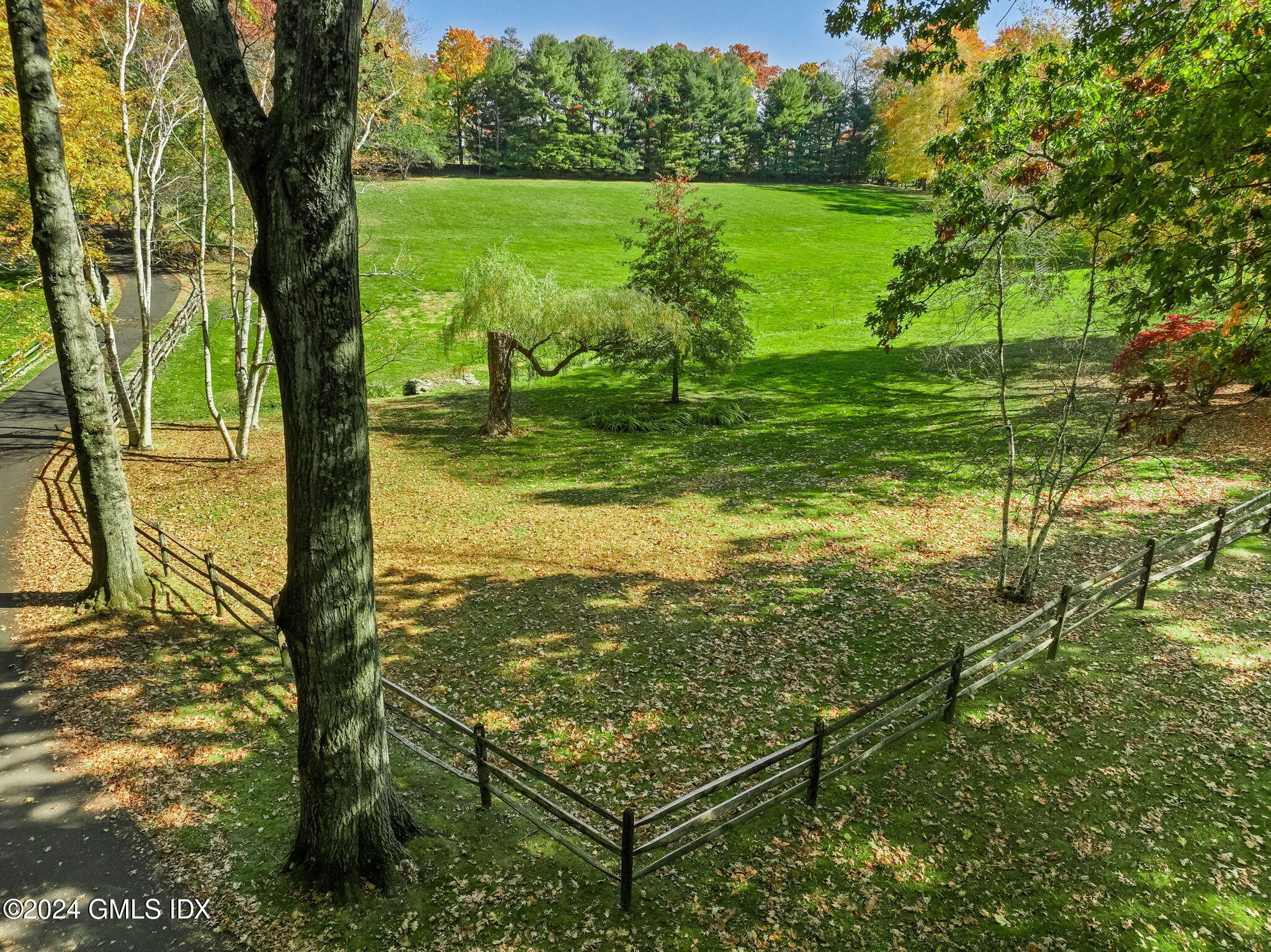 528 Round Hill Road Greenwich, CT 06831 - Photo 8 of 13 528 Round Hill